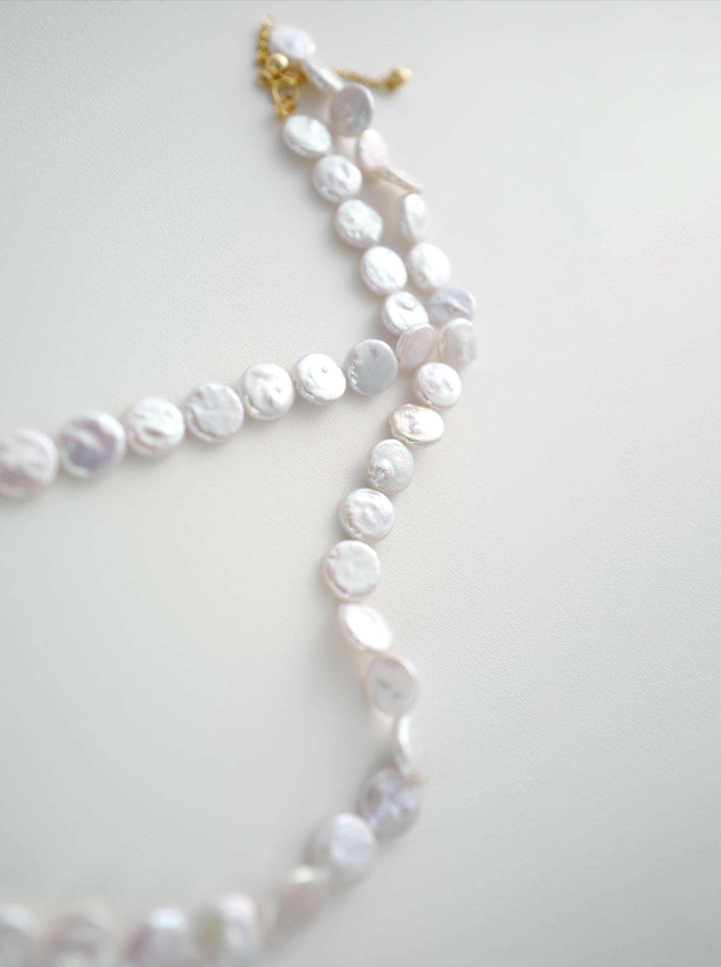 Evelyn Iridescent Coin Pearl Necklace - Private Glows