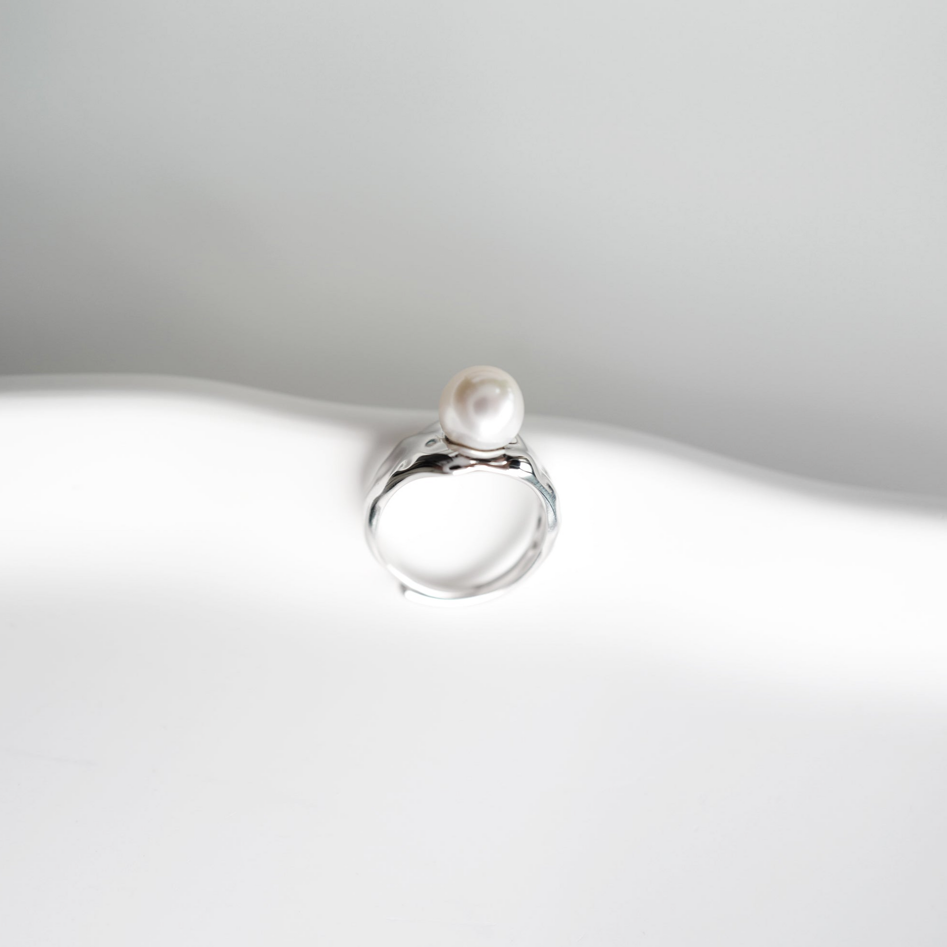 Isabella Adjustable Wave Pearl Ring - Private Glows