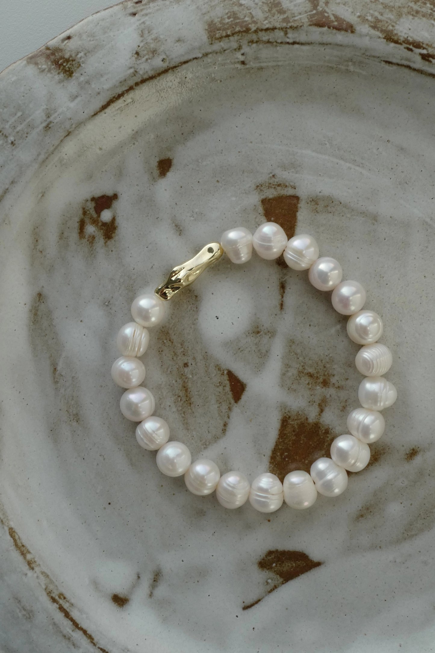 Eliza Grooved Pearl Bracelet