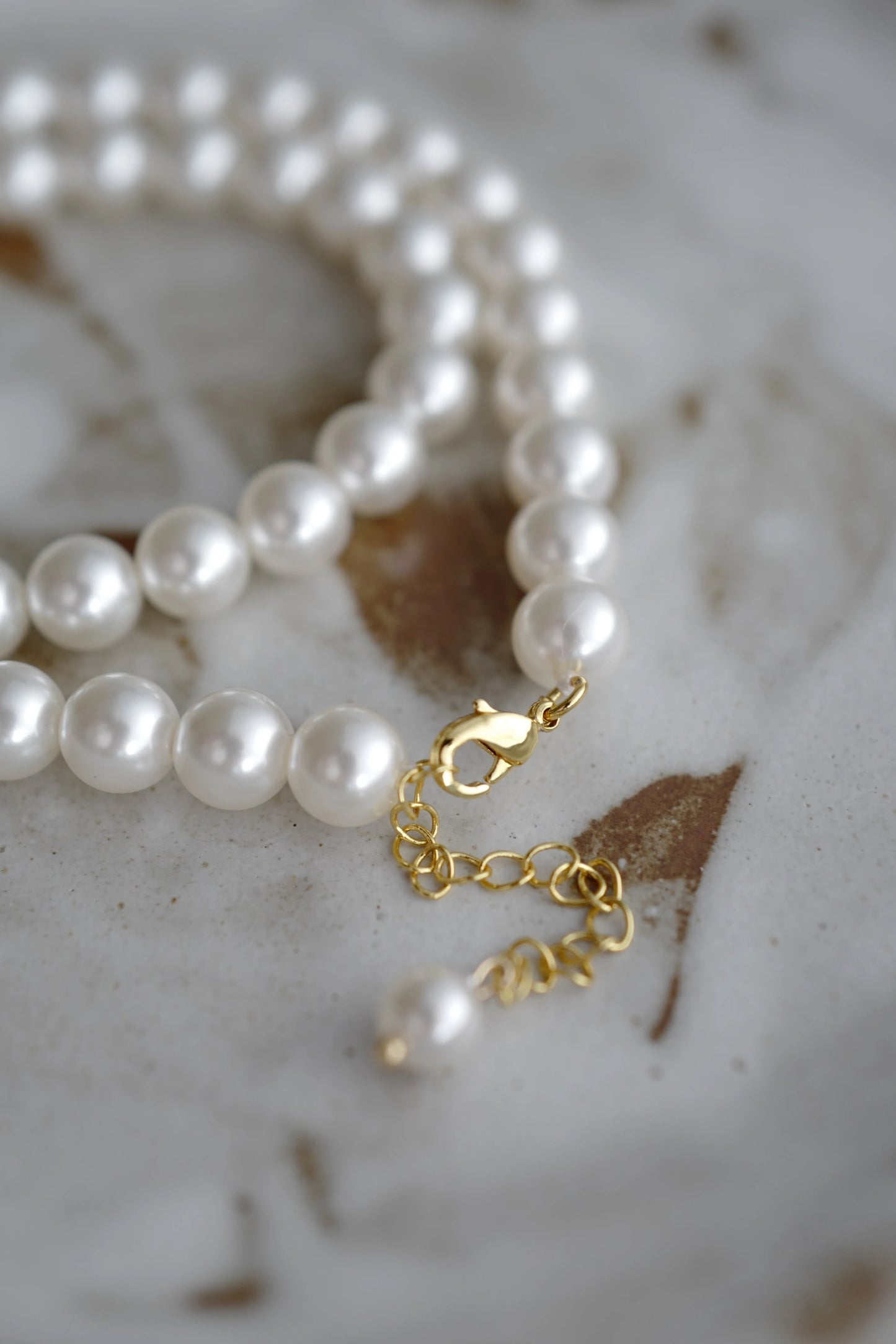 Mila Pearl Necklace – Classic Swarovski Pearl Necklace with 18k Gold-Plated Lobster Clasp