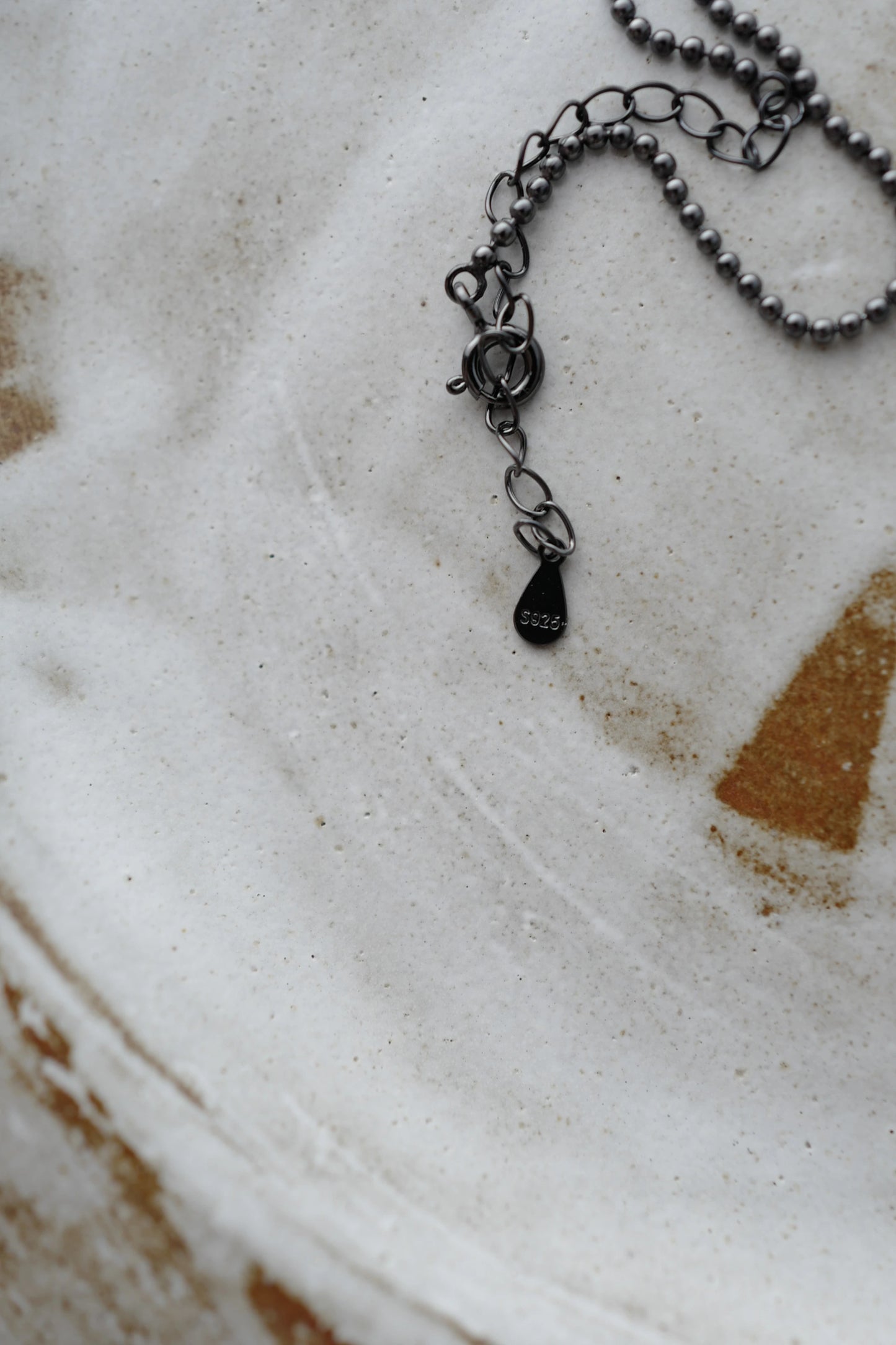 Elise – Black-Toned Silver Necklace with Single Pearl Pendant