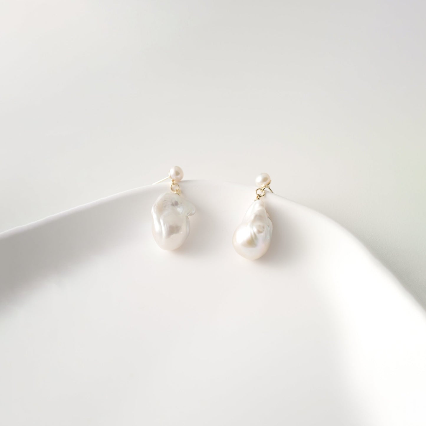 Olivia Drop Earrings Baroque Pearls - Private Glows